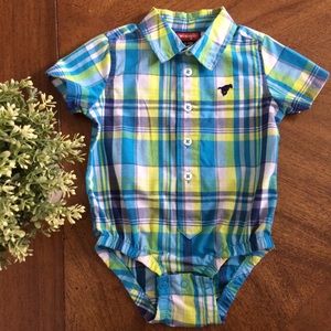 ⬇️38% NWOT Short sleeve button down plaid onesie